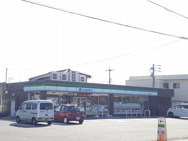ファミリーマート 西尾徳永東店まで1300m