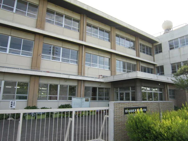 白浜小学校まで1000m