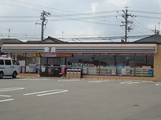 セブンイレブン西尾住崎町店まで500m