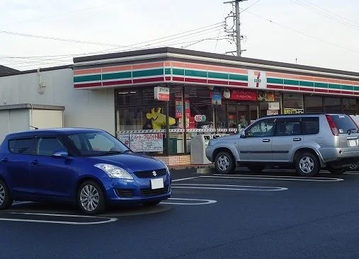 セブン-イレブン 西尾徳次町店まで200m
