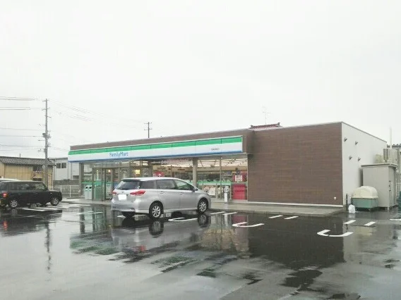 ファミリーマート　柏崎城塚店まで210m
