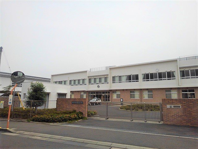 観音寺市立観音寺小学校まで850m