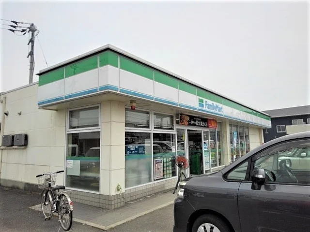 ファミリーマート三野町店まで1400m