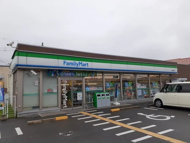 ファミリーマート様まで479m