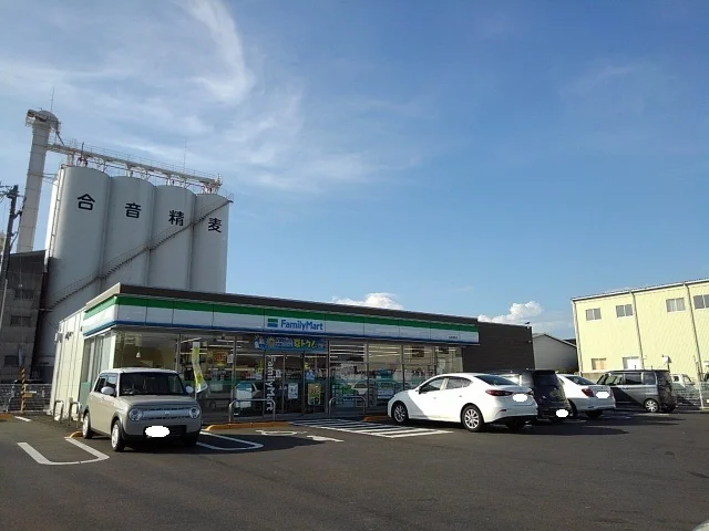 ファミリーマート丸亀港町店まで700m