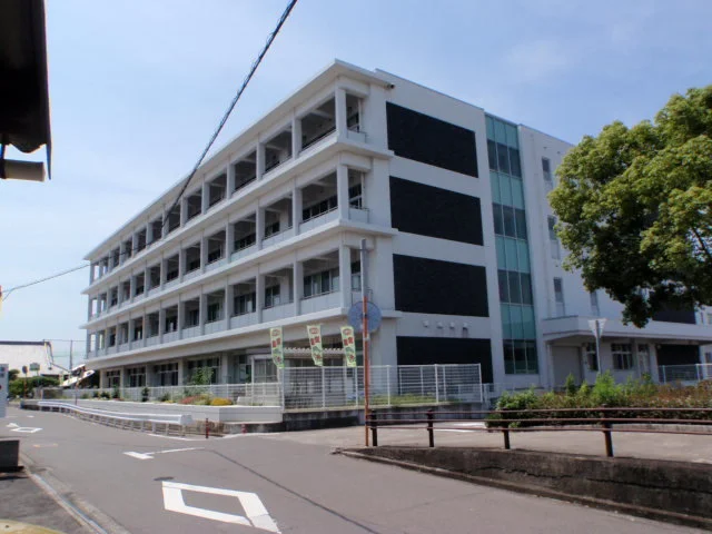 丸亀市立城北小学校まで800m