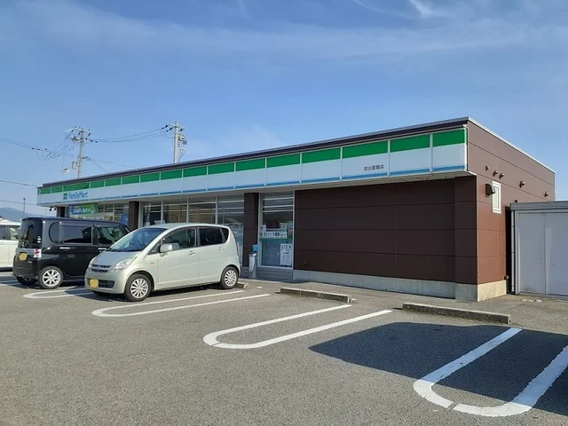ファミリーマート曽屋店様まで800m
