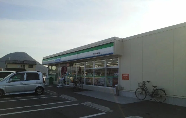 ファミリーマートまで1900m