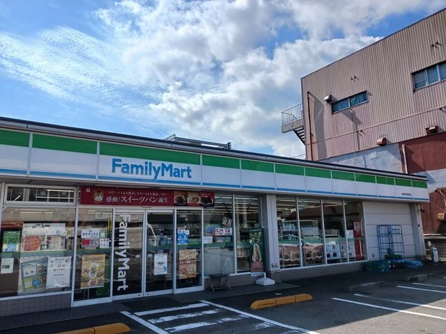 ファミリーマート新居浜徳常町店まで266m
