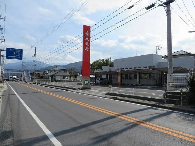 愛媛銀行氷見支店様まで100m