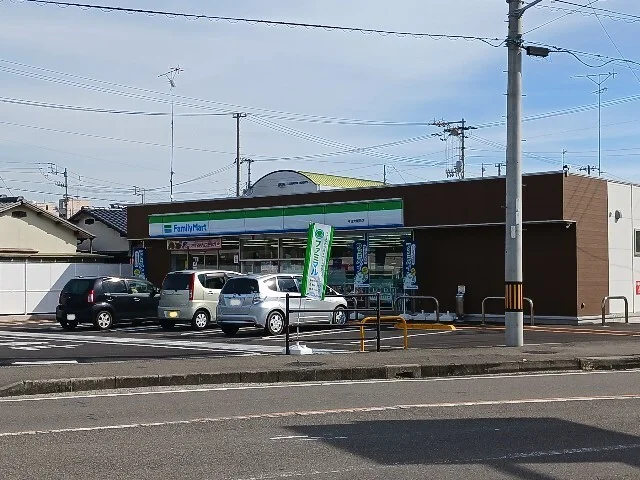 ファミリーマート大新田店まで650m