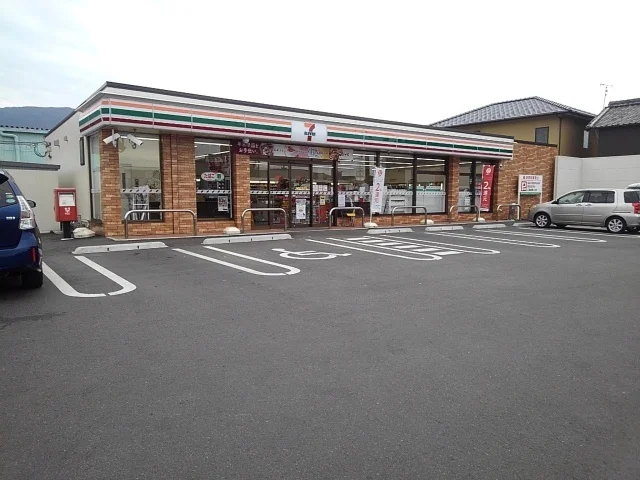 セブンイレブン福岡吉井新馬場店まで190m