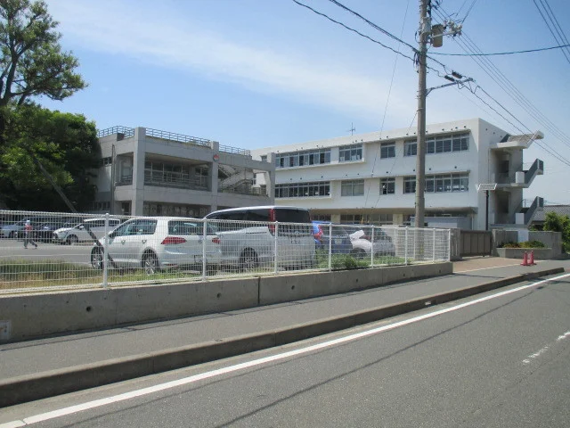 西岐波小学校まで1200m