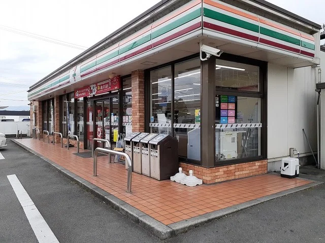 セブンイレブン嘉島バイパス店まで320m