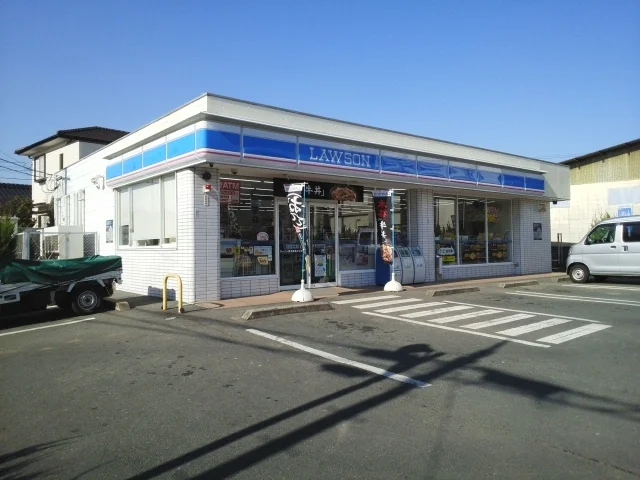 ローソン湖東三丁目店まで350m