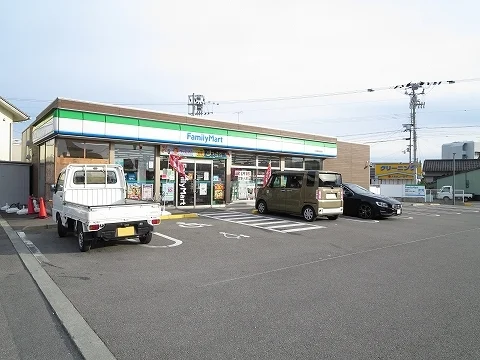 ファミリーマート和田島店様まで700m