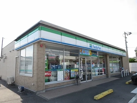 ファミリーマート石井町石井店様まで1000m