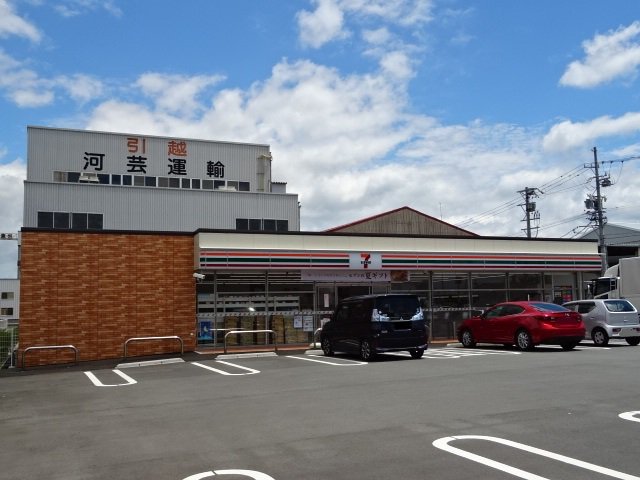 セブンイレブンまで1100m