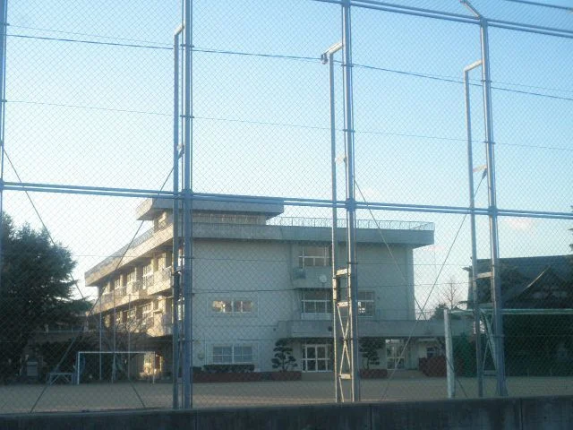 坂野小学校まで1900m