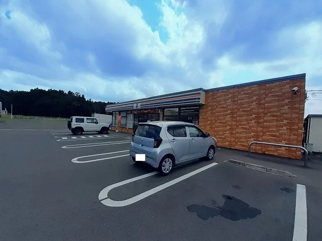 セブンイレブン角田横倉店まで300m