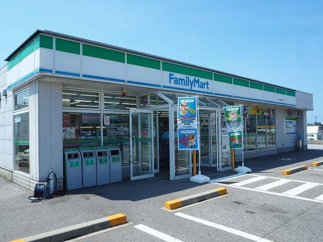 ファミリーマート魚津江口店まで1000m