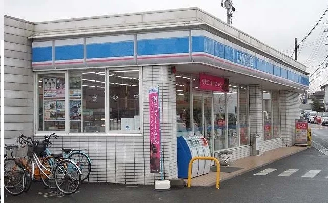 ローソン高松田村神社前店さんまで550m