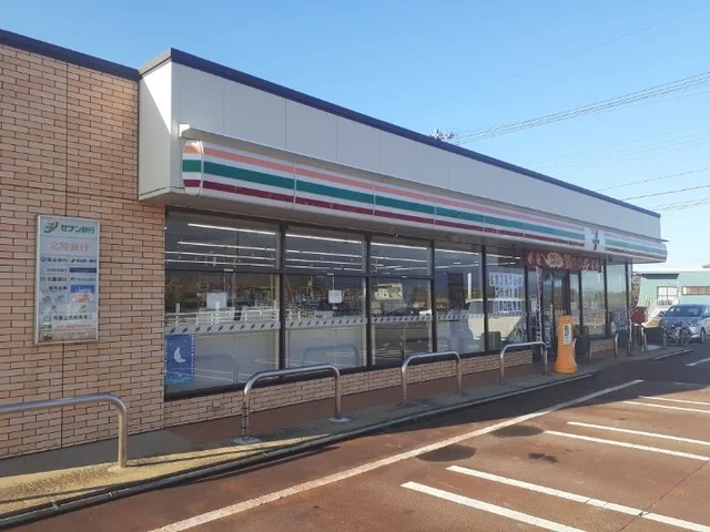 セブンイレブン魚津持光寺店まで500m