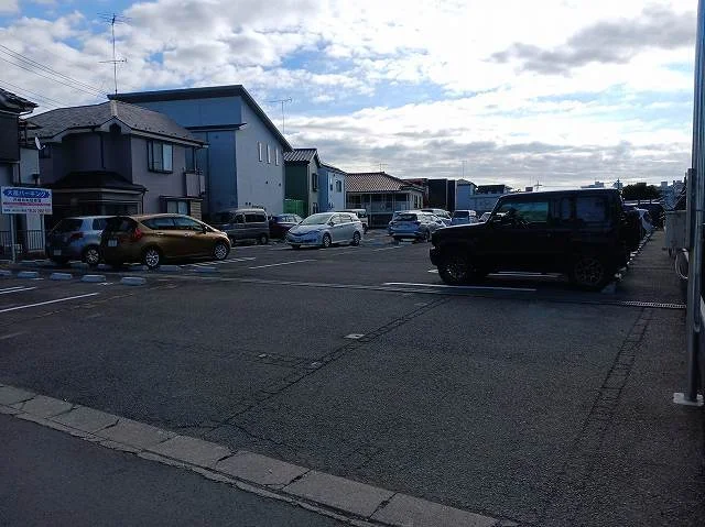 月極駐車場まで1m