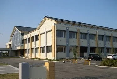 愛宕小学校まで390m