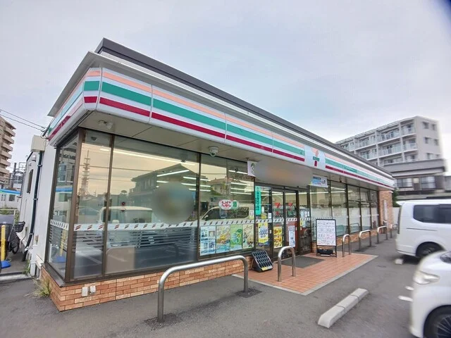 セブンイレブンまで245m