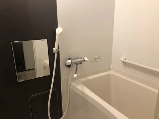 広々した浴室で、ゆったりできます。