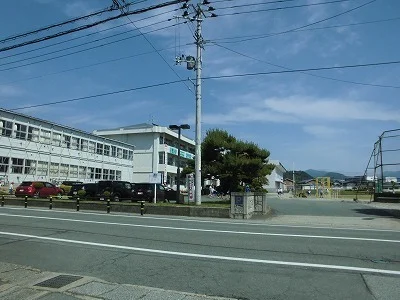 東根中部小学校まで600m