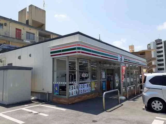 セブンイレブン那覇銘苅3丁目店まで800m