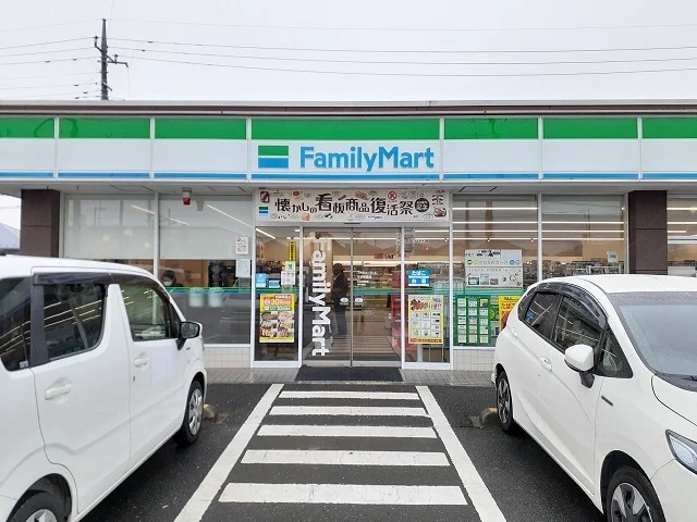 ファミリーマート守谷美園店まで460m
