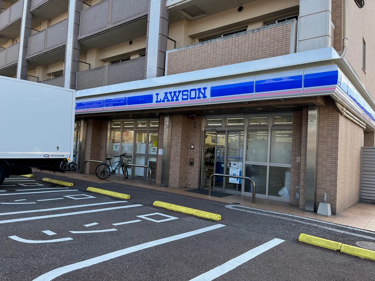 コンビニ　徒歩3分