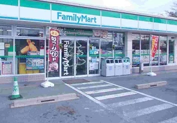 ファミリーマートまで2150m