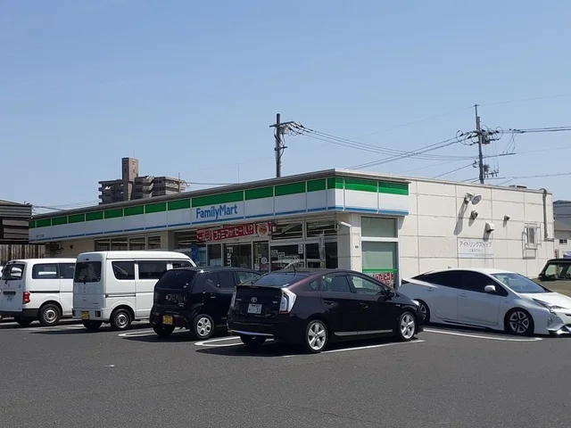 ファミリーマート岡南店まで450m