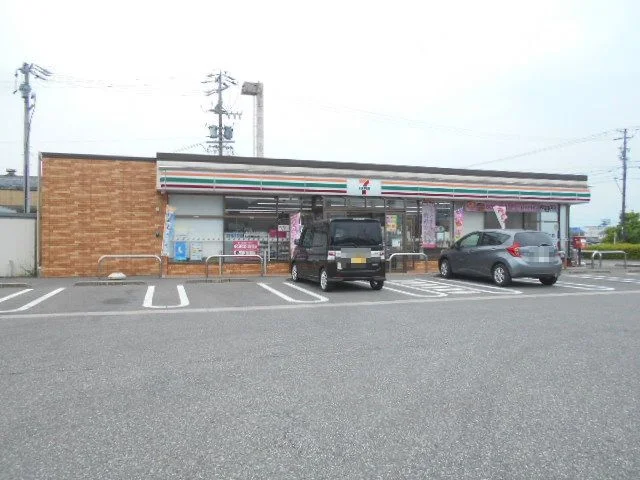 セブンイレブン本巣文殊店まで650m