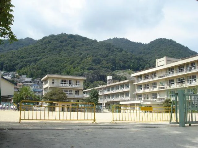 水呑小学校まで1200m