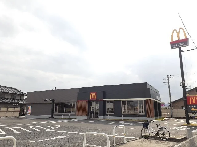 マクドナルドまで500m
