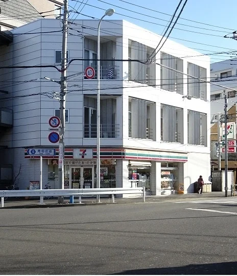 セブンイレブンまで120m