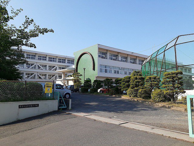 常滑東小学校まで1380m