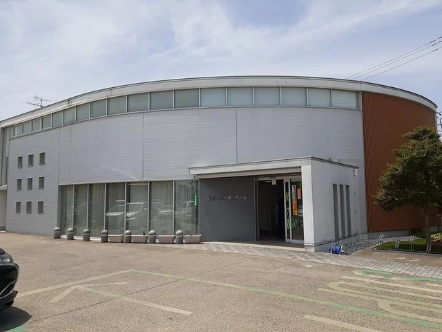 荘内銀行　鶴岡西支店まで1100m