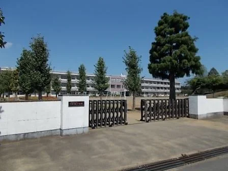 下稲吉東小学校まで450m