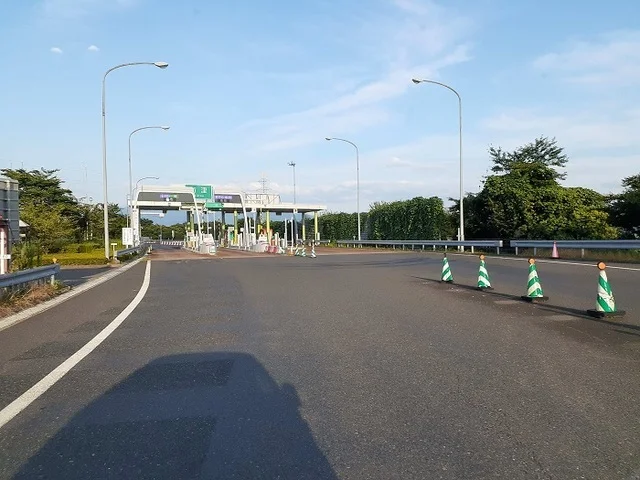 新津インターまで1100m