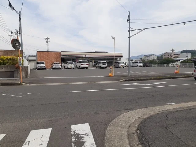 セブンイレブン長崎東町店まで401m