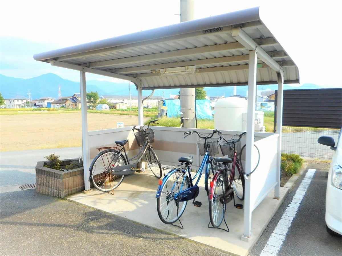 屋根付き駐輪場あり