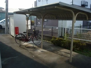 屋根付き駐輪場です。