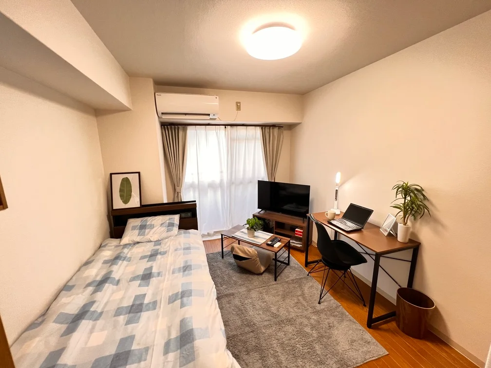 エアコンもピカピカタイプですよ。