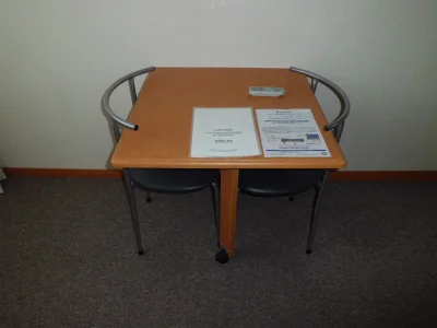 テーブルは折り畳み可能。